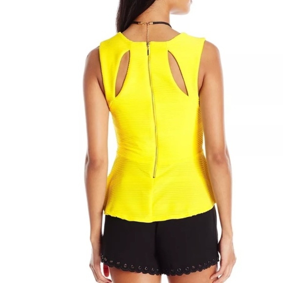 - New yellow cutout pablum top - Picture 3 of 7